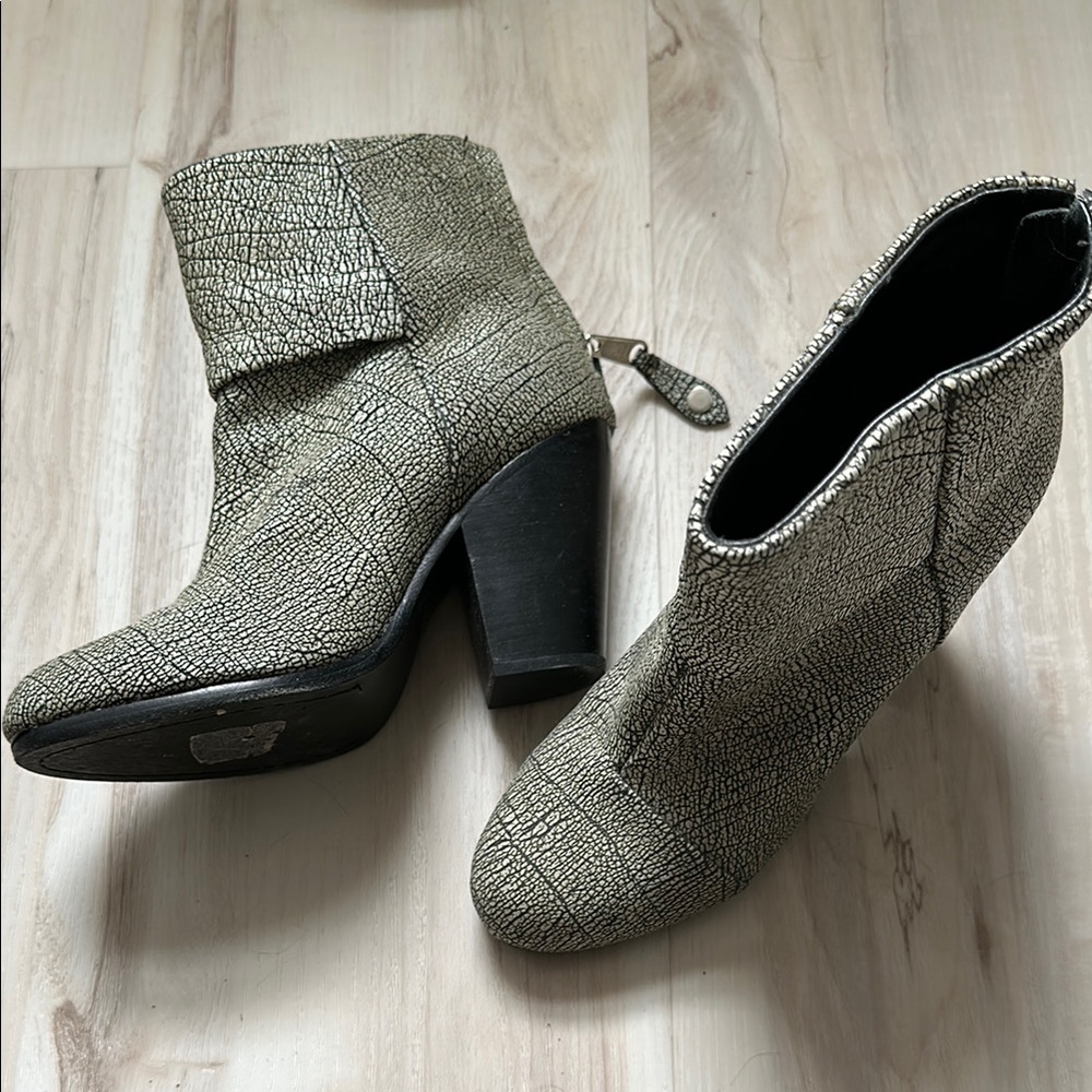 Rag & Bone Newbury Ankle Boots - Textured Green and Cream